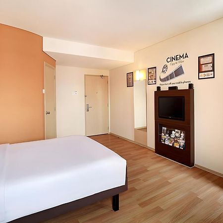 Ibis Jakarta Harmoni Kültér fotó