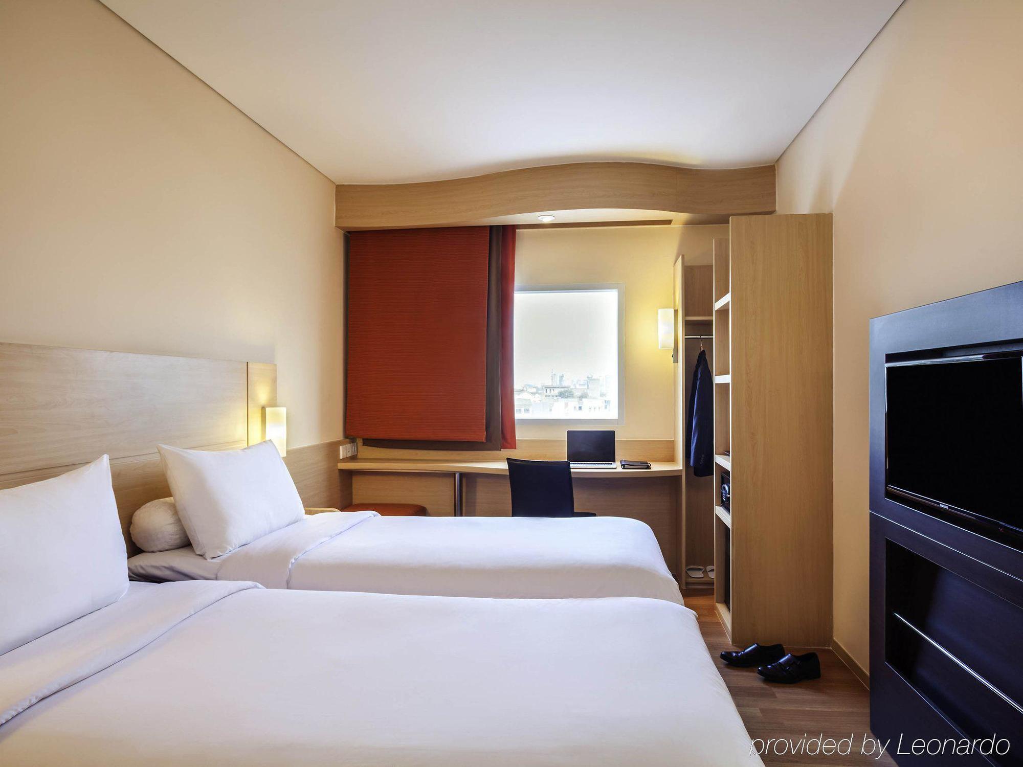 Ibis Jakarta Harmoni Kültér fotó