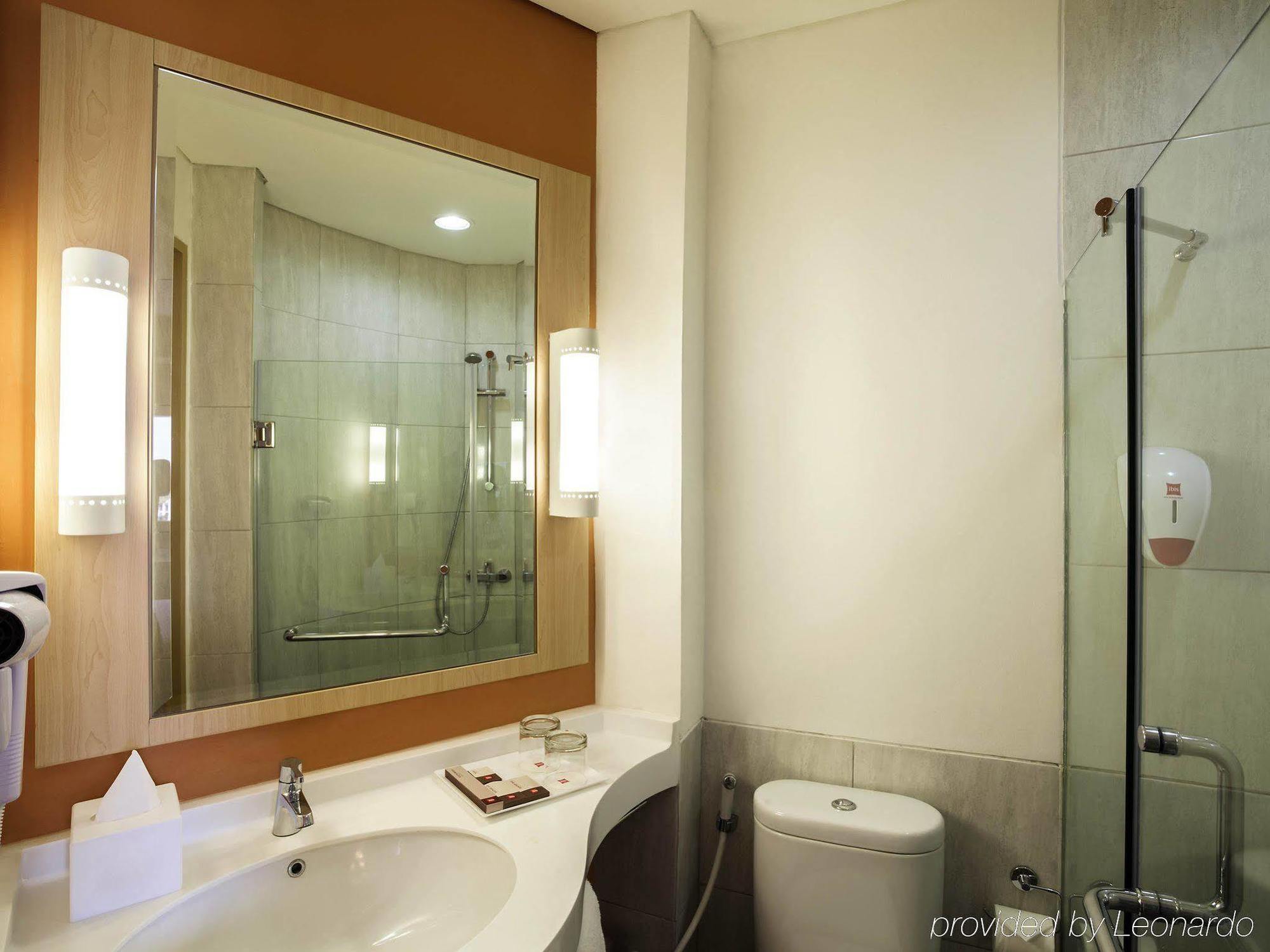Ibis Jakarta Harmoni Kültér fotó