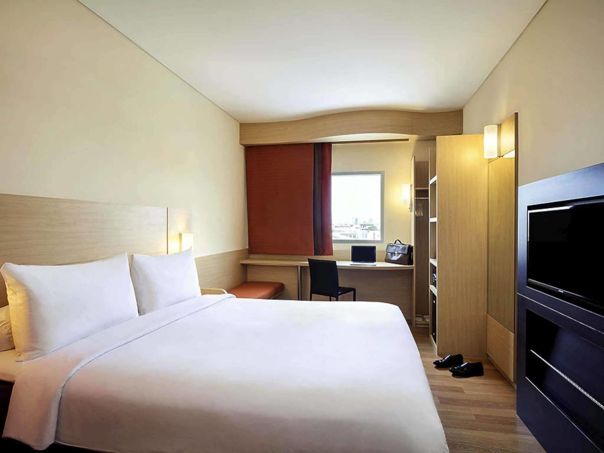 Ibis Jakarta Harmoni Kültér fotó